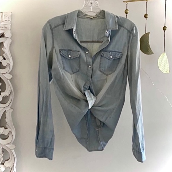 🪞 chambray button up tie top - Picture 3 of 3